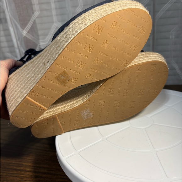 PELLE MODA Size 11 Navy 4” Wedge Espadrilles NWOT - Picture 4 of 9